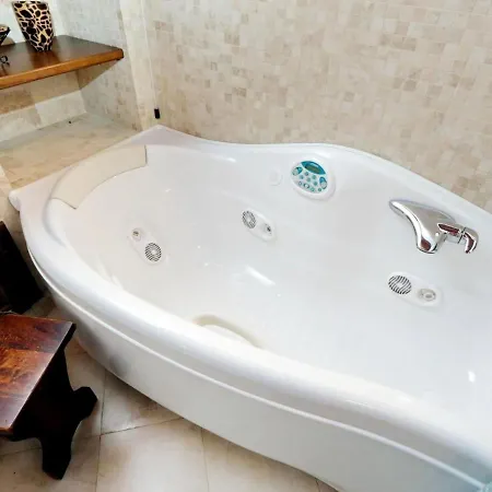 Casa vacanze Inviting In With Pool *