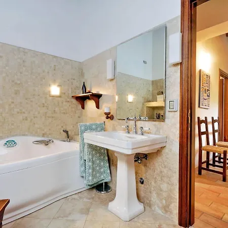 Casa vacanze Inviting In With Pool