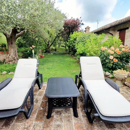 Inviting In With Pool * San Severino Marche